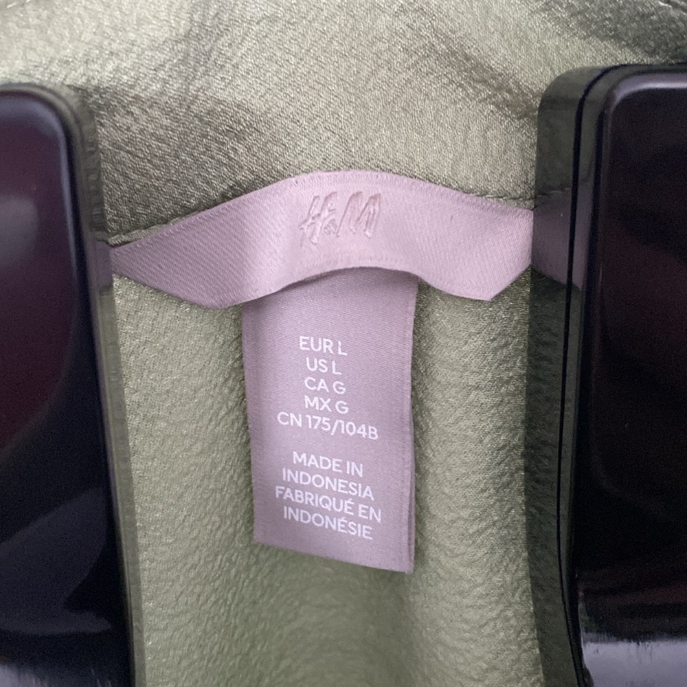 H&M blouse - Picture 6 of 6